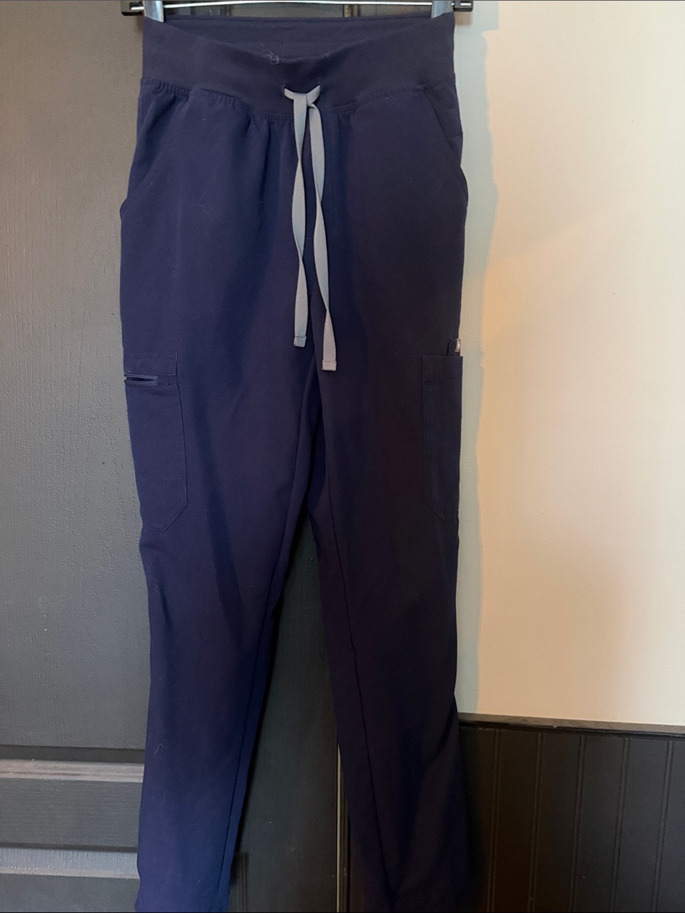 Figs xs navy yolas scrub pants